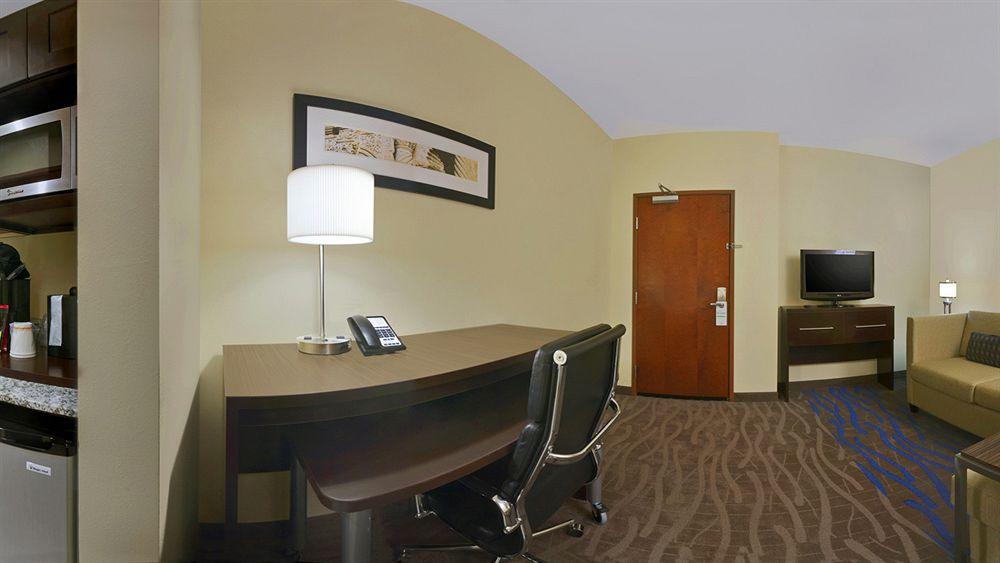 Holiday Inn Hotel & Suites Northwest San Antonio By Ihg Exterior foto