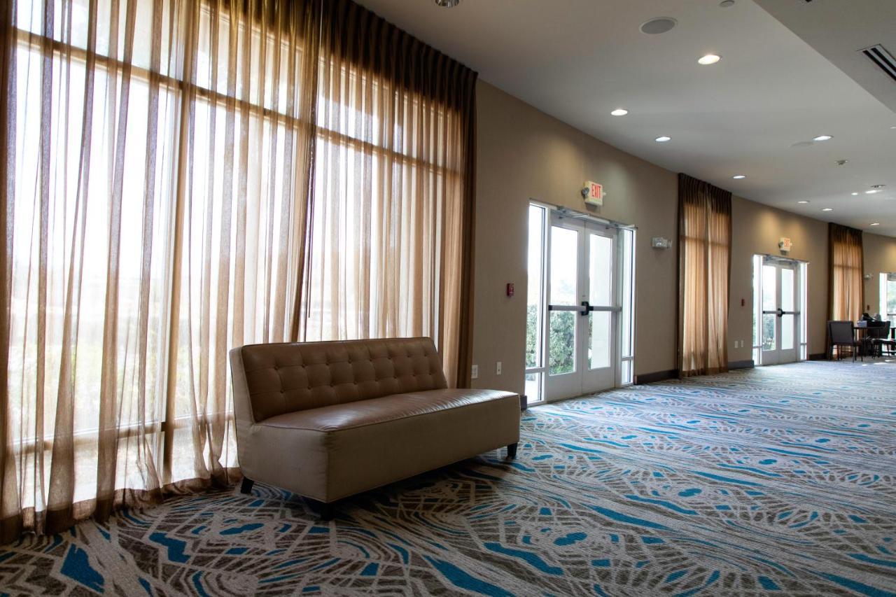 Holiday Inn Hotel & Suites Northwest San Antonio By Ihg Exterior foto
